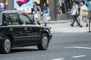 稼げるタクシー運転手に未経験からなるには